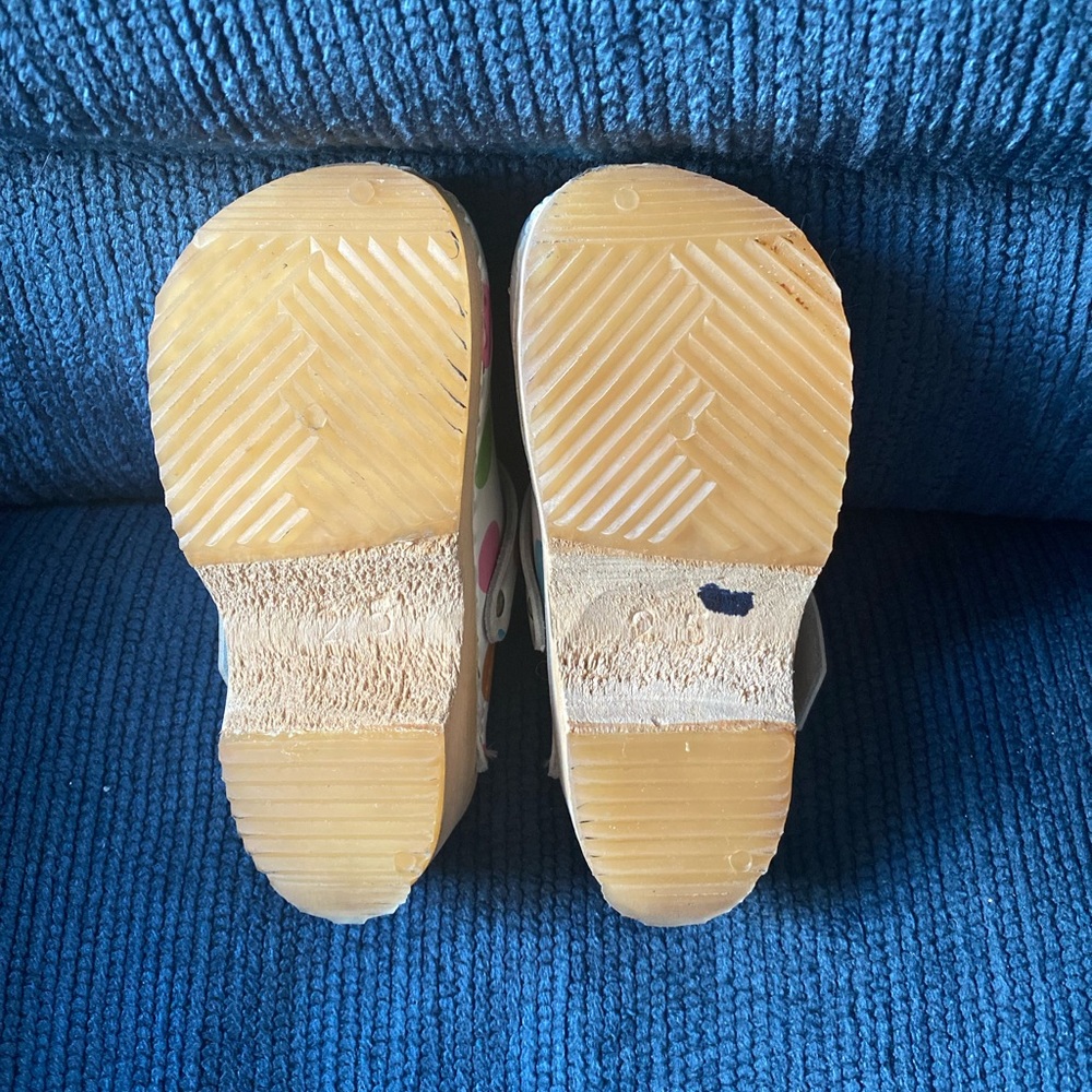 Kid’s Clogs - Picture 6 of 6